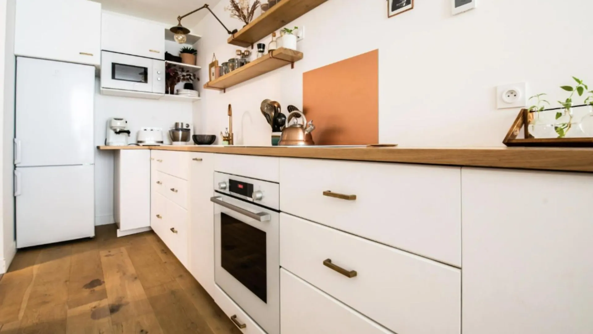 Sublime Spacious Apartment In Menilmontant Paříž
