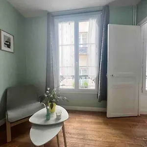 Appartement Super T2 Proche De Tour Eiffel, Paris